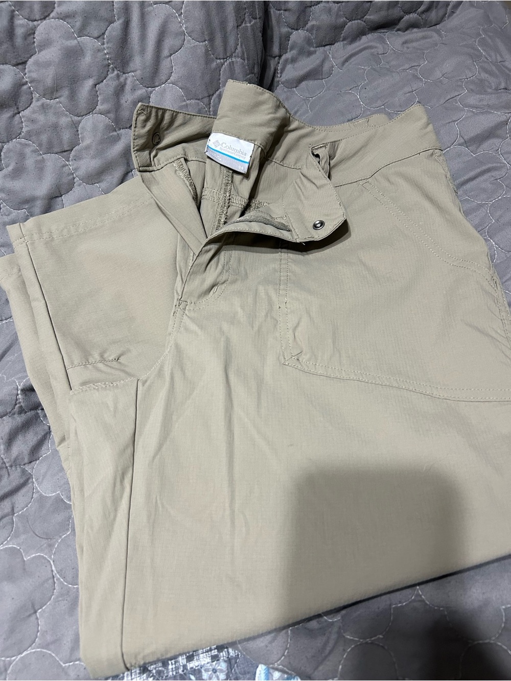 Columbia Women's Light Khaki/Tan Outdoor Capris 14